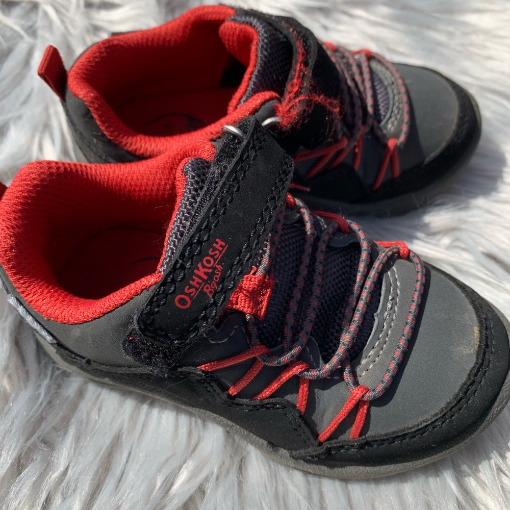 OshKosh B'gosh Kids Black and Red Shoes
